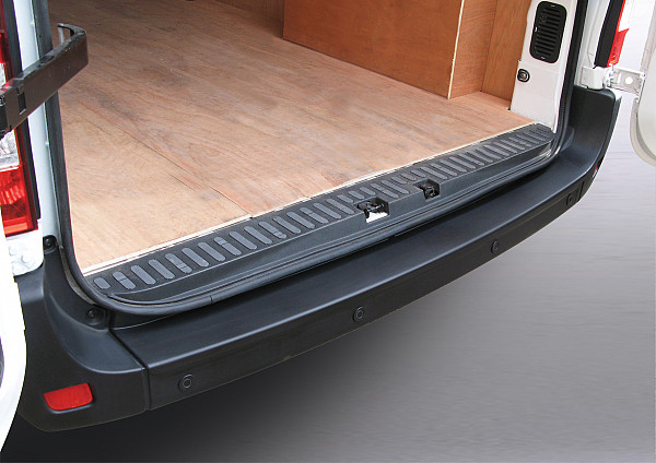 Ladekantenschutz passend für Opel Movano ab BJ. 5.2011-6.2020  passgenau mit Abkantung ABS- Farbe schwarz