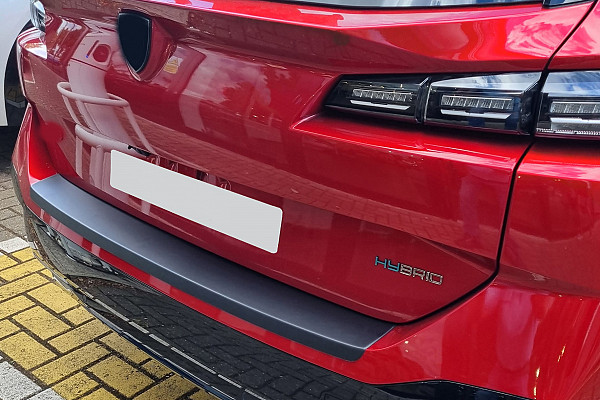 Ladekantenschutz passend für Peugeot 308 SW Kombi ab BJ. 6.2022>  passgenau mit Abkantung ABS- Farbe schwarz