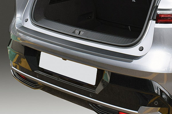 Zaščitna letvica zadnjega odbijača kompatibilna za Renault Megane E-Tech 03.2022->  zaščita nakladalnega roba z globokim zaščitnim robom, ABS plastika- barva črna mat