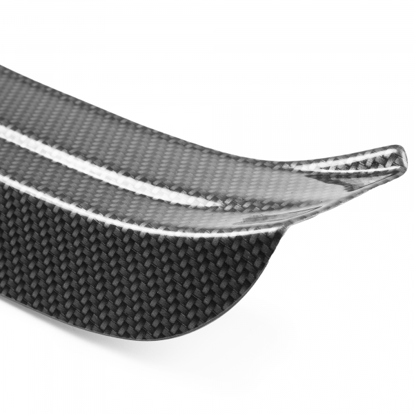Zaštitna letva stražnjeg branika pogodno za Seat Leon Hatchback 11.2012-03.2020 također za SC, FR, CUPRA precizno pristajanje s dubokim zaštitnim rubom, ABS plastika- posebna boja izgled karbonskih vlakana