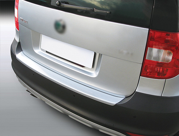 Ladekantenschutz passend für Skoda Yeti ab BJ. 8.2009-9.2013  passgenau mit Abkantung ABS- Sonderfarbe Silber