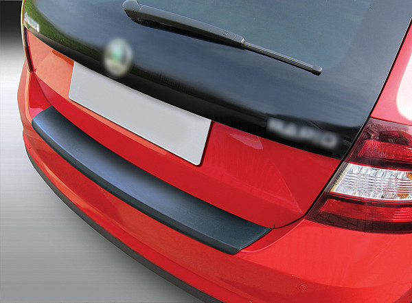 Zaščitna letvica zadnjega odbijača kompatibilna za Skoda Rapid Spaceback 10.2013-11.2018  zaščita nakladalnega roba z globokim zaščitnim robom, ABS plastika- barva črna mat