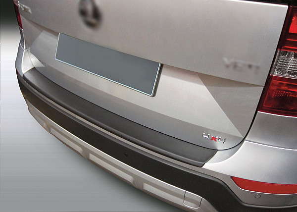 Ladekantenschutz passend für Skoda Yeti Standard & Outdoor ab BJ. 10.2013-12.2017 nicht für City, Monte Carlo, Greenline 2 passgenau mit Abkantung ABS- Sonderfarbe Carbon Optik