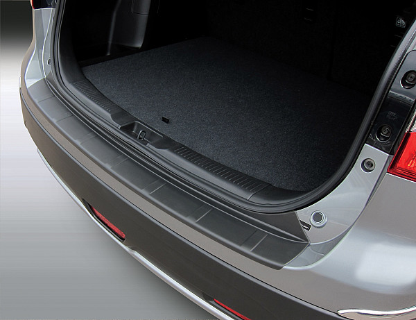 Zaštitna letva stražnjeg branika pogodno za Suzuki SX4 S Cross 10.2013-12.2021  precizno pristajanje s dubokim zaštitnim rubom, ABS plastika- posebna boja izgled brušeni aluminij