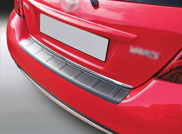 Ladekantenschutz passend für Toyota Yaris ab BJ. 8.2014-3.2017 nicht für SR passgenau mit Abkantung ABS- Farbe schwarz