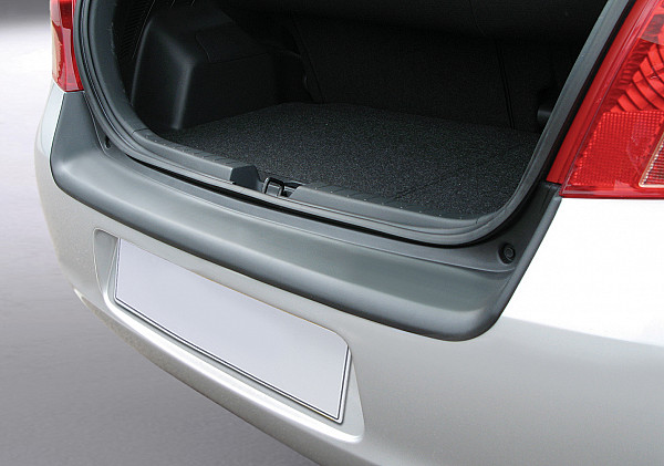 Ladekantenschutz passend für Toyota Yaris ab BJ. 1.2006-12.2008 nicht für SR passgenau mit Abkantung ABS- Farbe schwarz