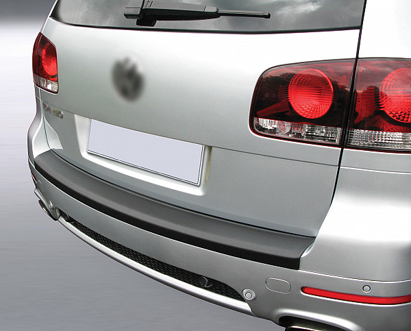Ladekantenschutz passend für Volkswagen Touareg ab BJ. 8.2002-2.2010  passgenau mit Abkantung ABS- Farbe schwarz
