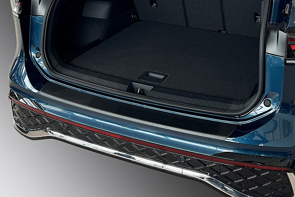 Zaštitna letva stražnjeg branika pogodno za Volkswagen Tiguan 03.2024->  precizno pristajanje s dubokim zaštitnim rubom, ABS plastika- boja crna mat