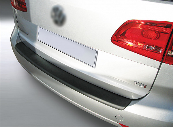 Ladekantenschutz passend für Volkswagen Touran  ab BJ. 8.2010-8.2015  passgenau mit Abkantung ABS- Farbe schwarz