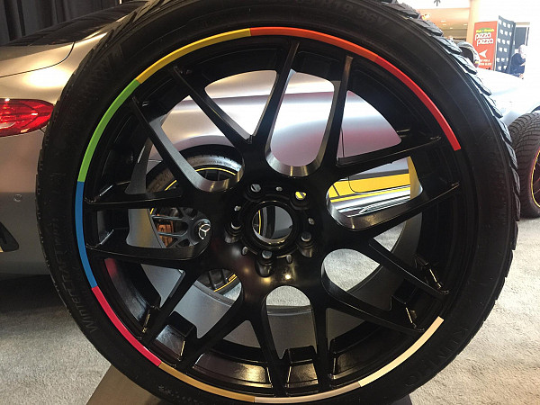 Rimsavers Rot universal FELGENSCHUTZ & STYLING- mit L Profil für Alu Felgen bis 24 Zoll- Felgenschutzring Alu Felgen Ringe Felgenrandaufkleber Felgenstyling Felgenhornschutz ROT
