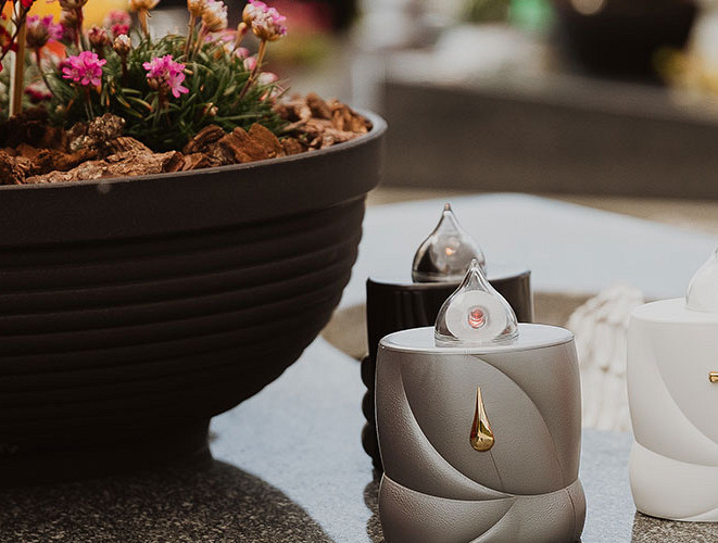 Why Aroba Electronic Grave Candles?
